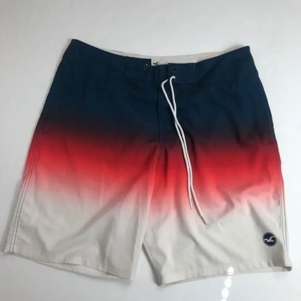 Hollister Board Shorts Sz S    0053